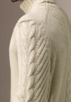ATELIER kabelgebreide coltrui