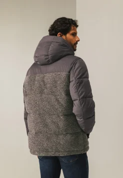 Comfortabele jas met teddy-accenten