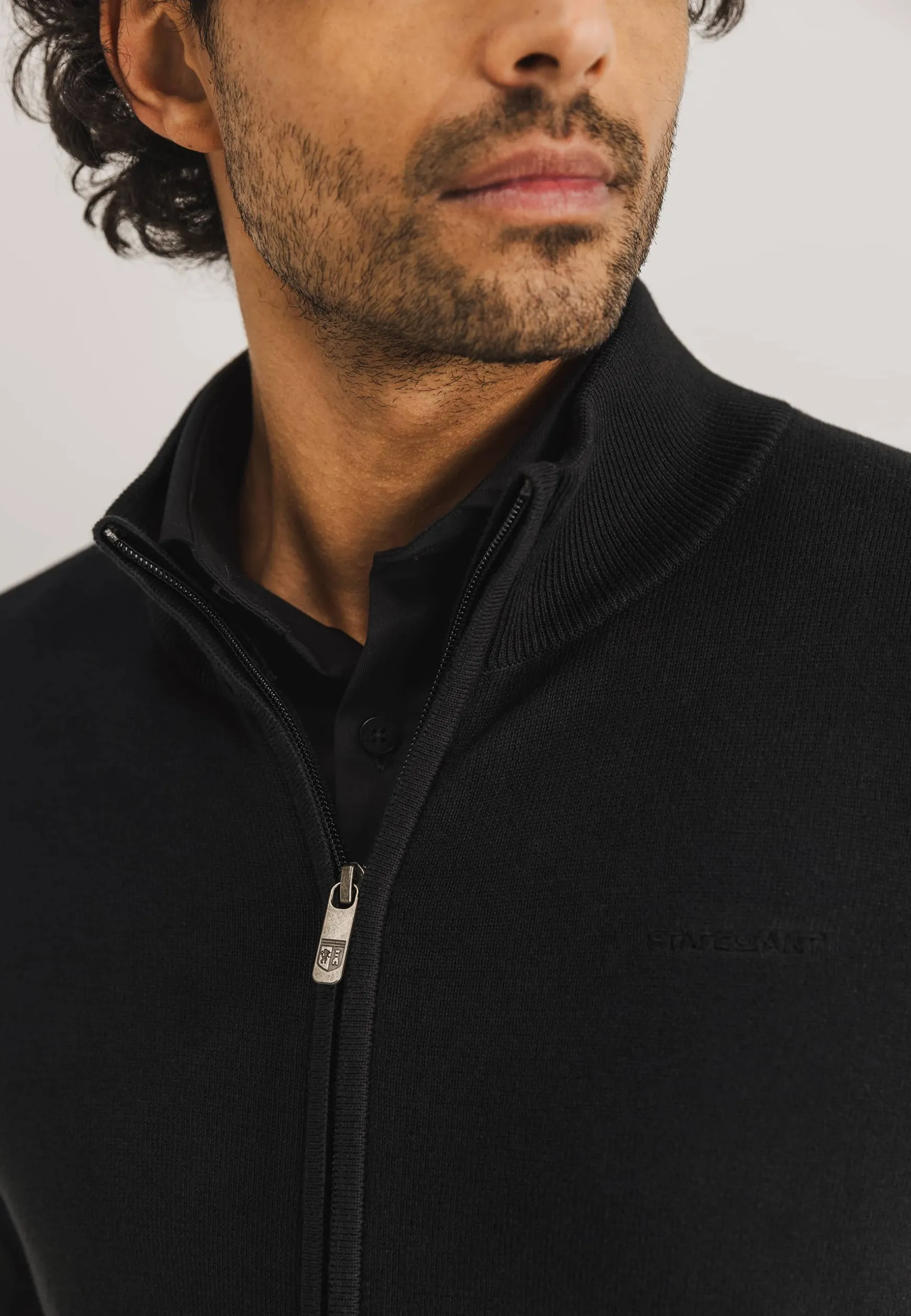 ESSENTIALS fijngebreid vest