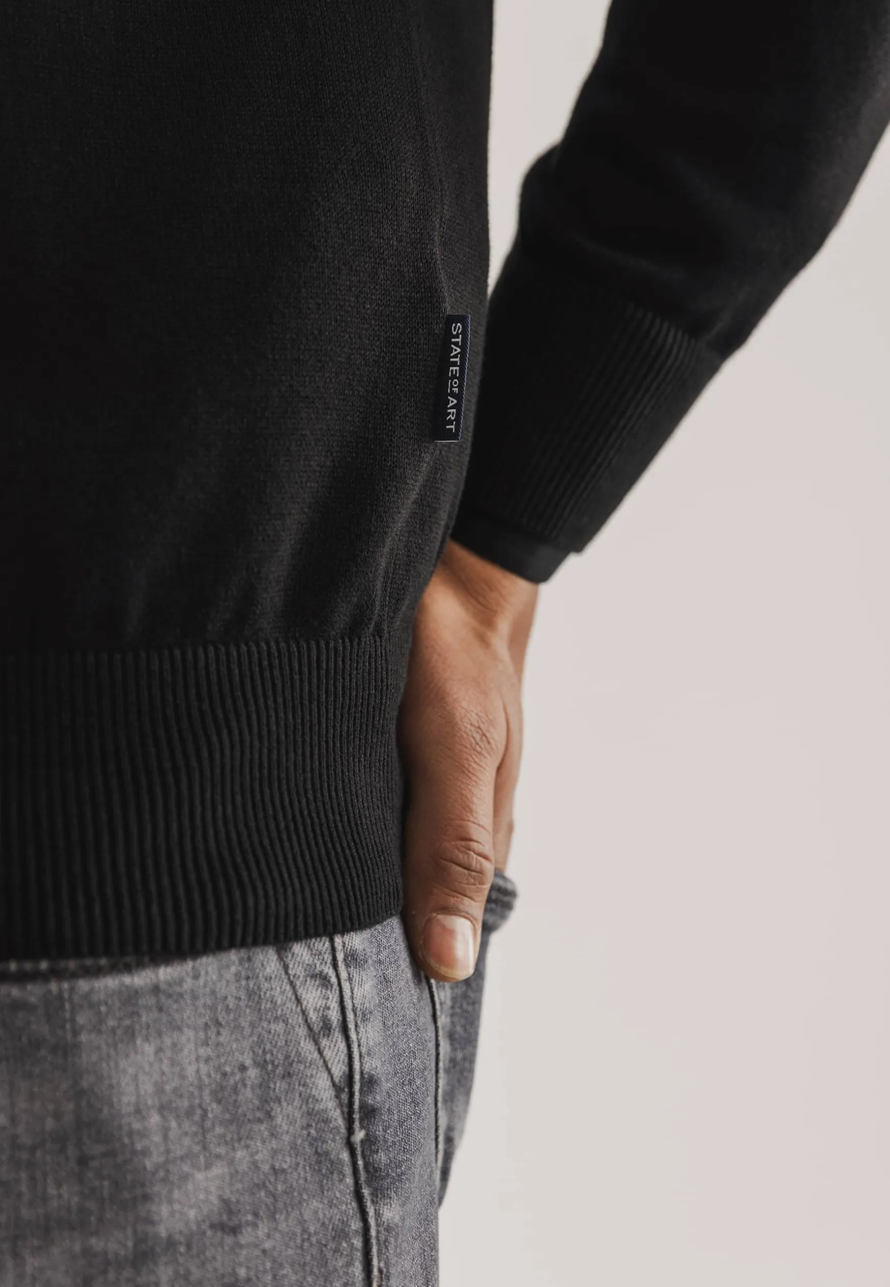 ESSENTIALS fijngebreid vest