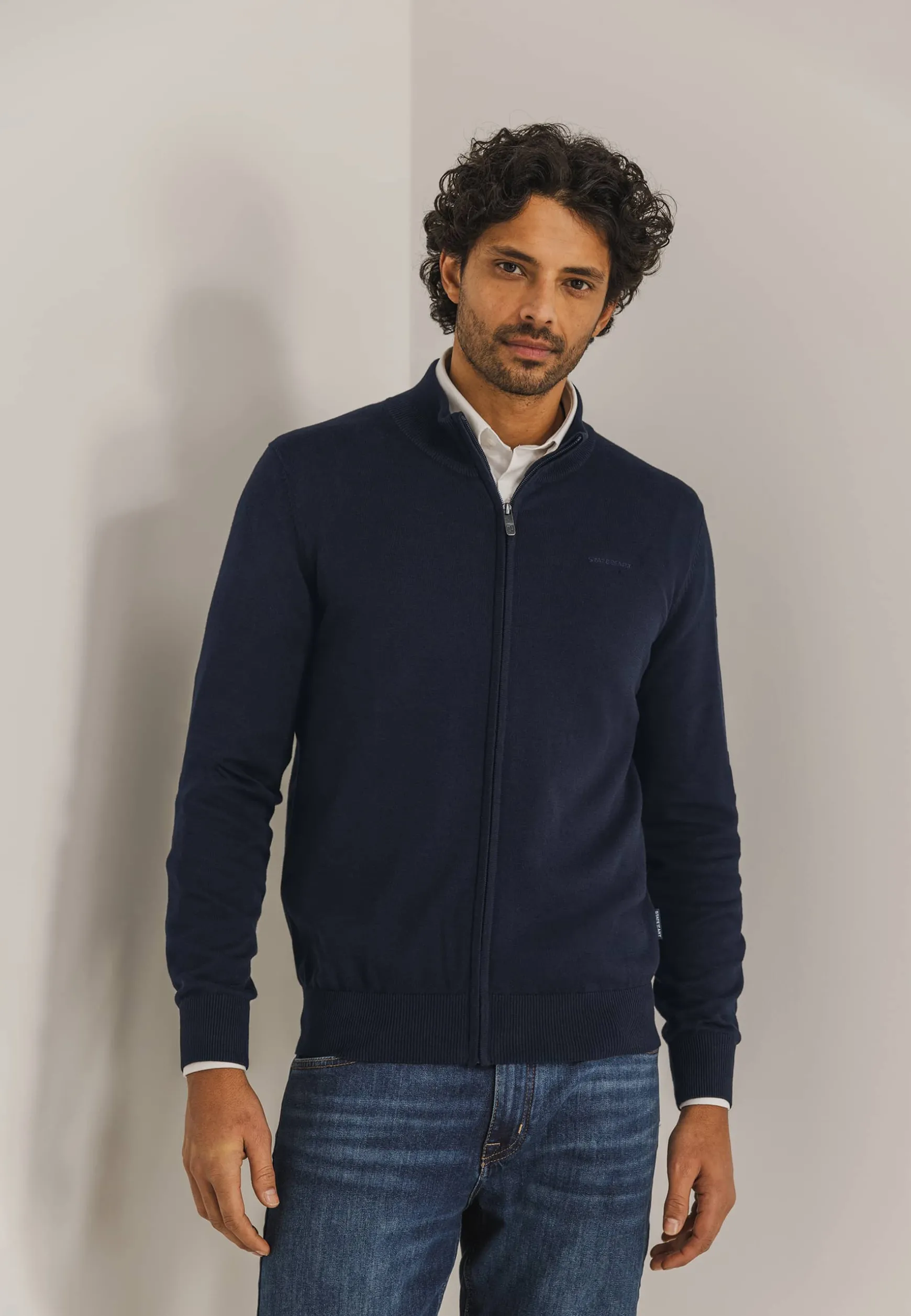 ESSENTIALS fijngebreid vest