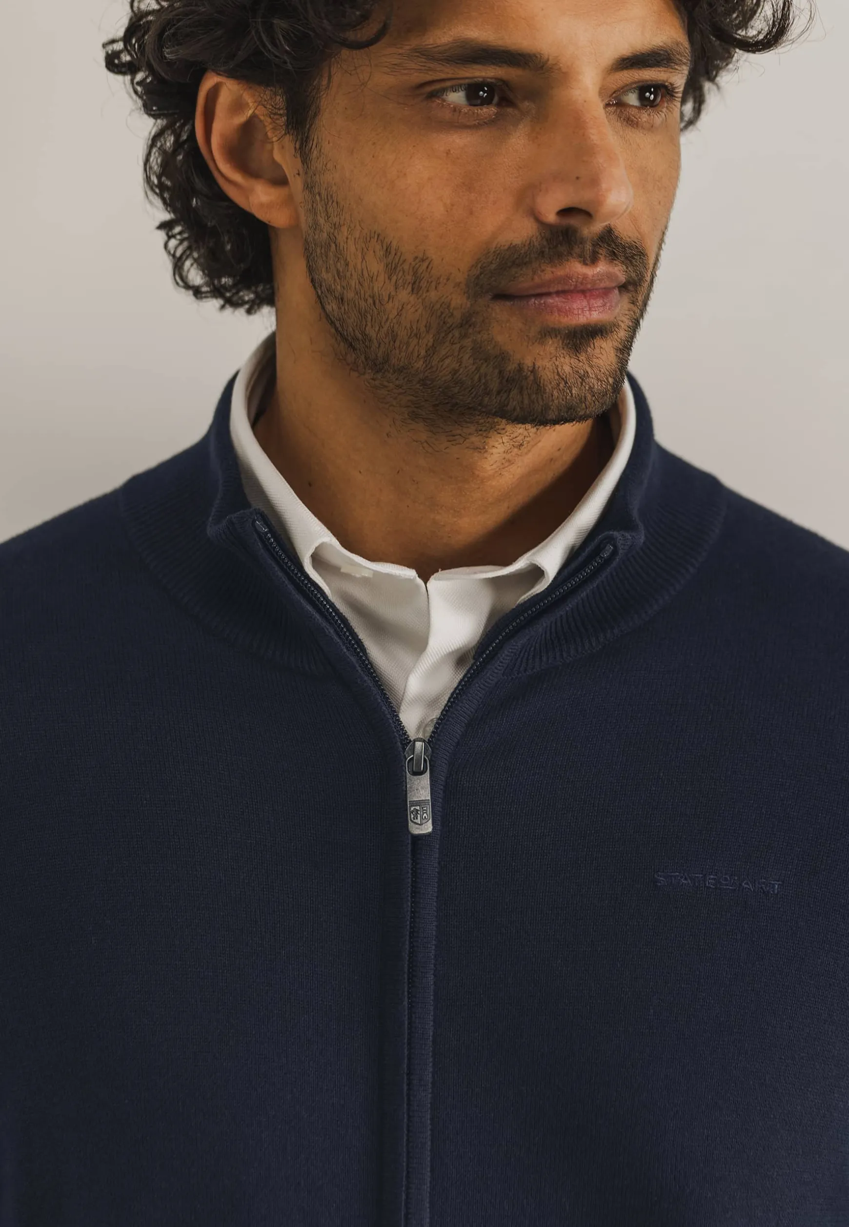 ESSENTIALS fijngebreid vest