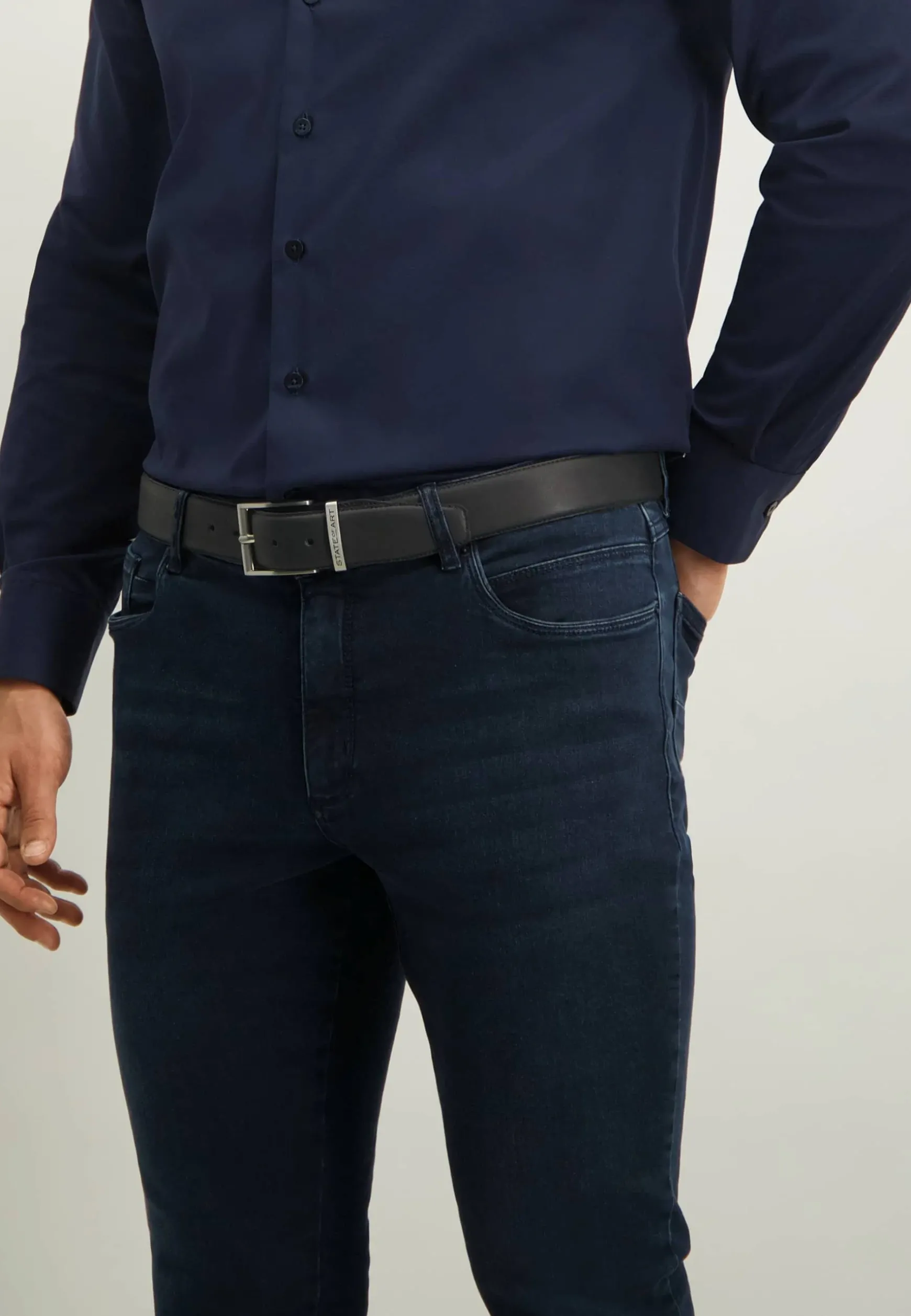 ESSENTIALS riem van ranger leder
