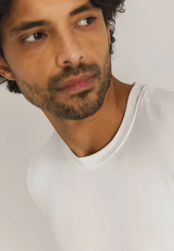 ESSENTIALS T-shirt met ronde hals