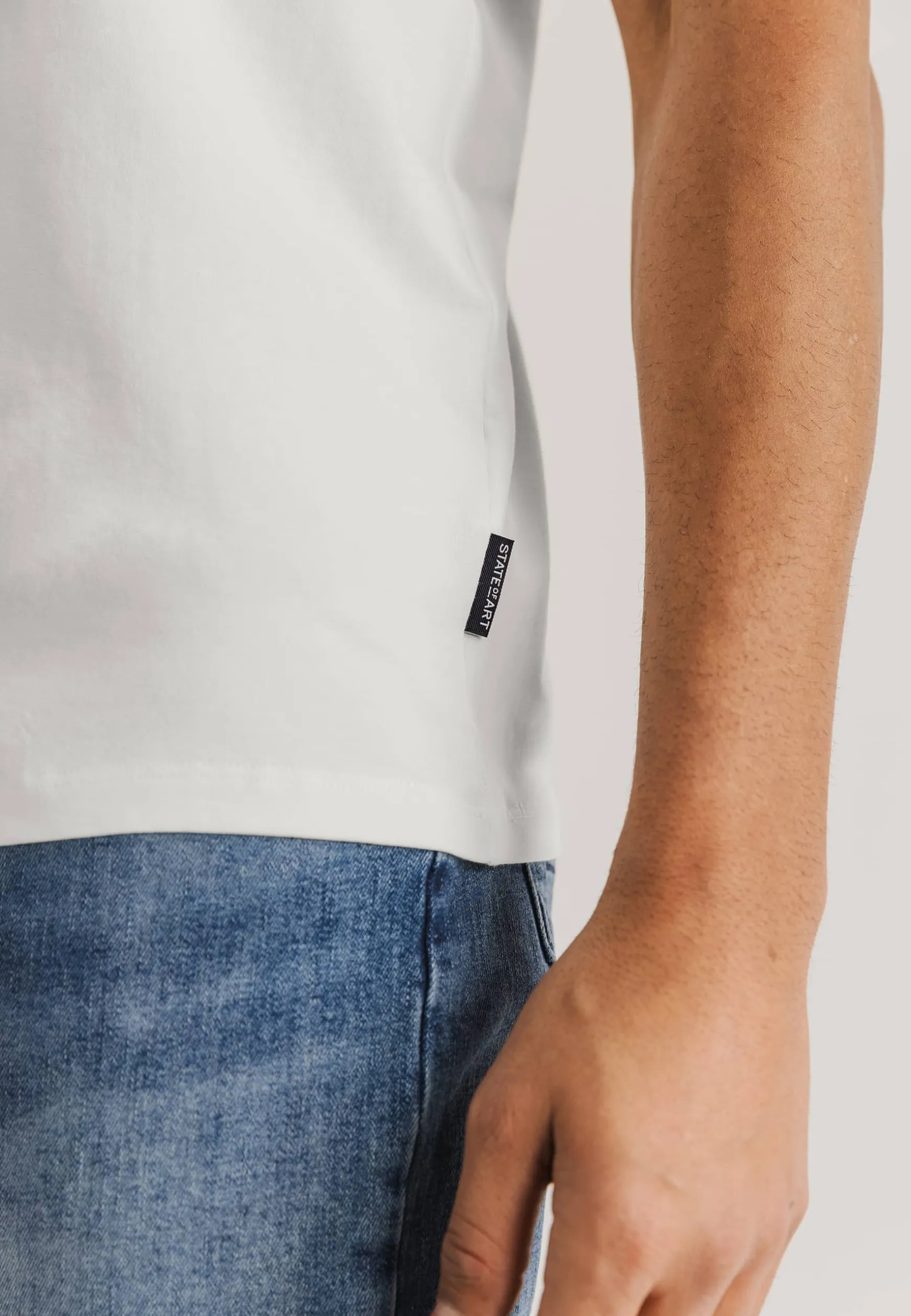 ESSENTIALS T-shirt met ronde hals