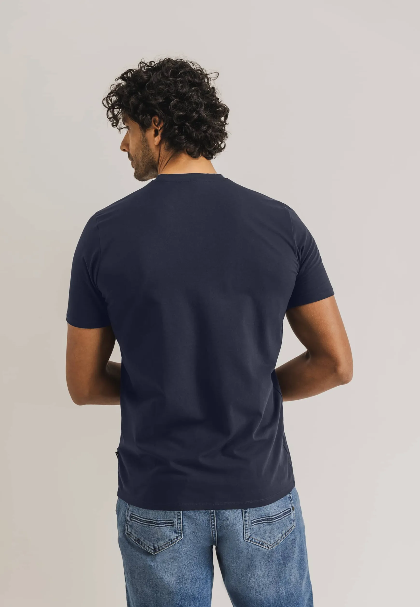 ESSENTIALS T-shirt met ronde hals
