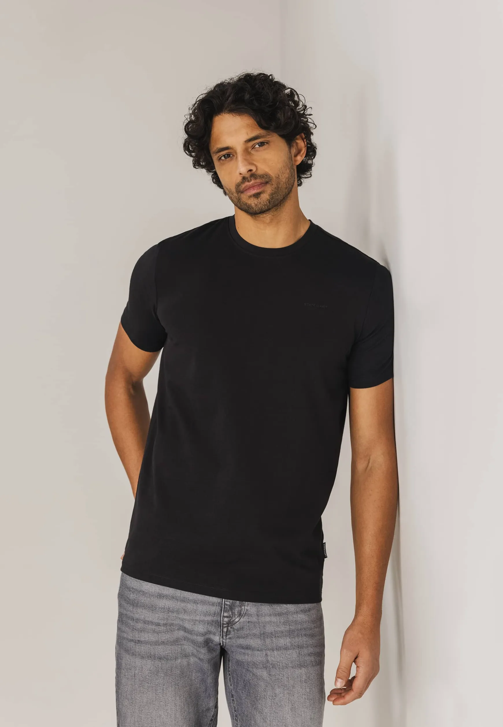 ESSENTIALS T-shirt met ronde hals