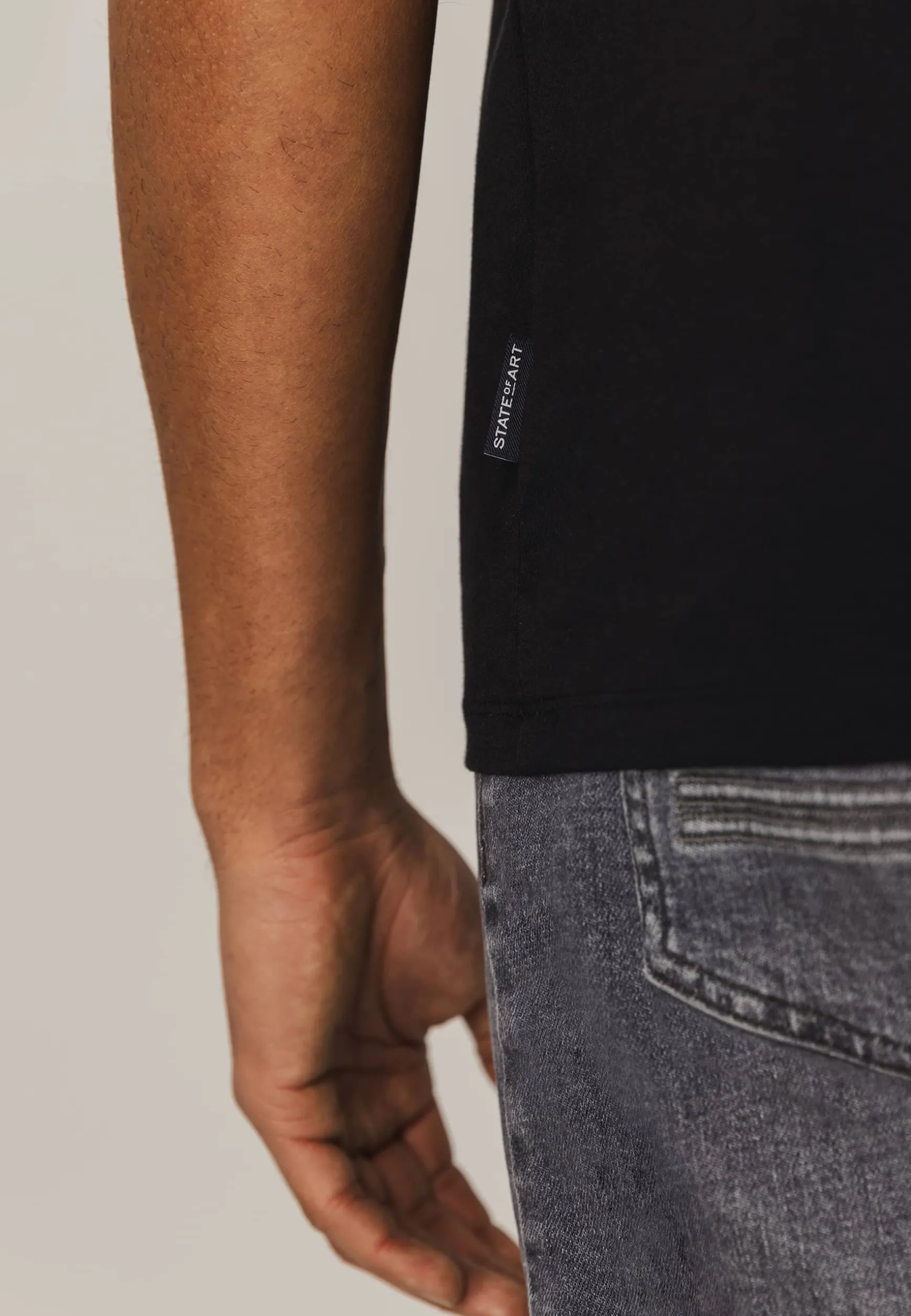 ESSENTIALS T-shirt met ronde hals