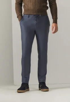 Gemêleerde chino in stretchstof