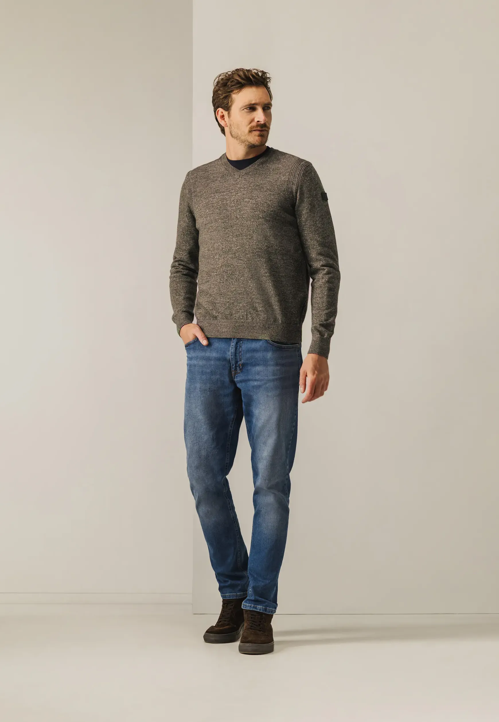 Gemêleerde trui met ribdetails