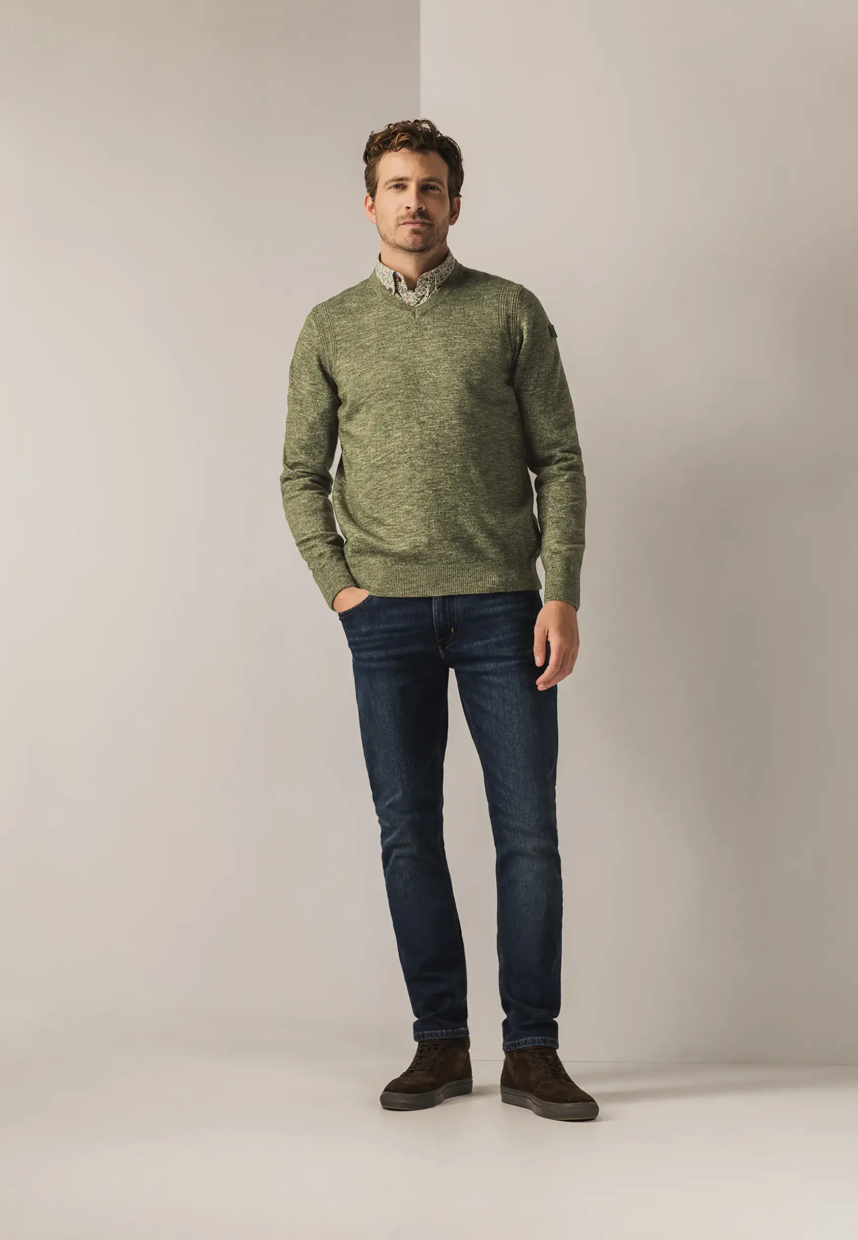 Gemêleerde trui met ribdetails