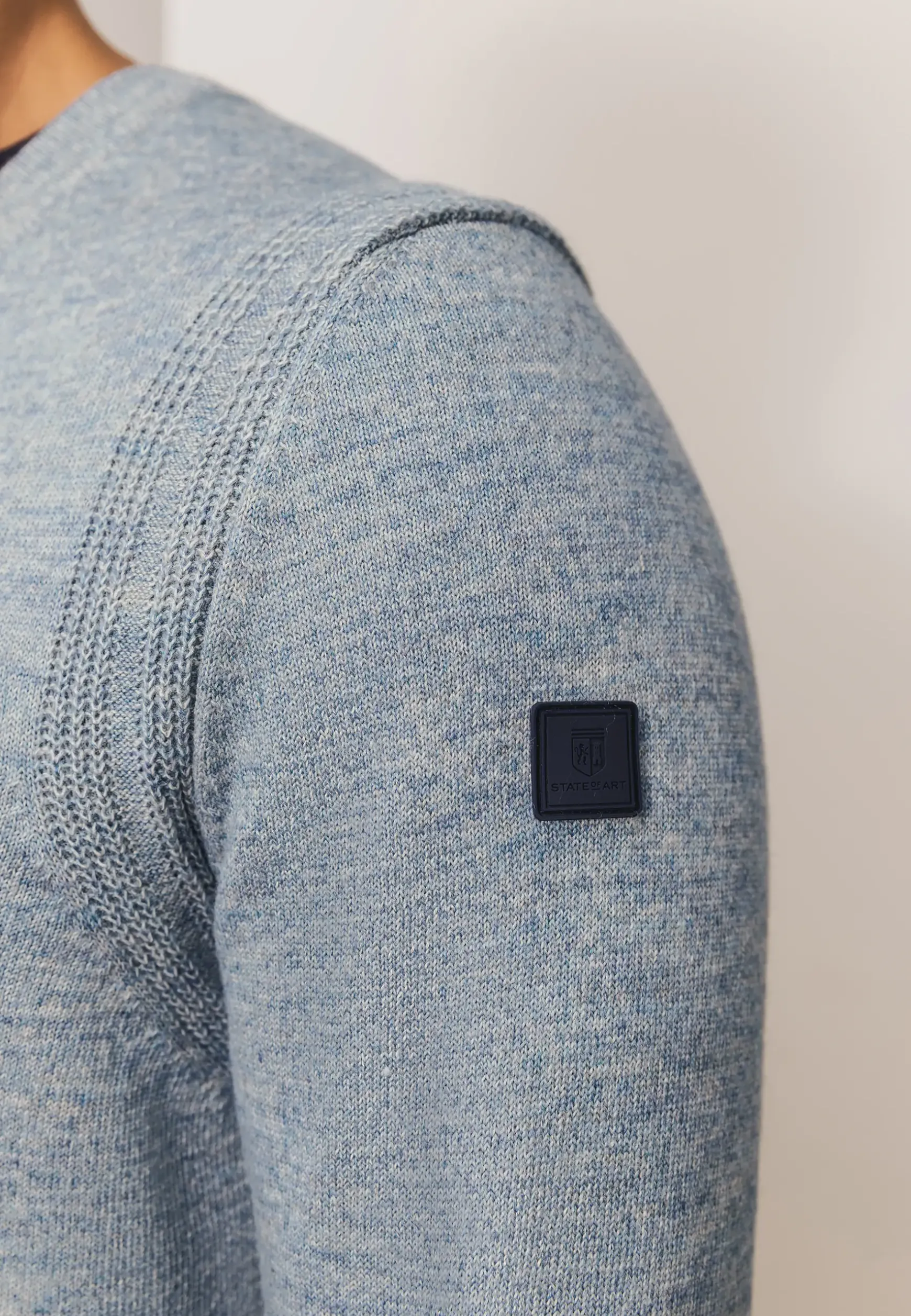 Gemêleerde trui met ribdetails