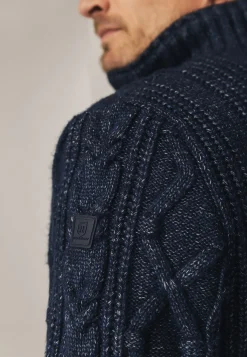 Grofgebreid vest met kabelpatroon