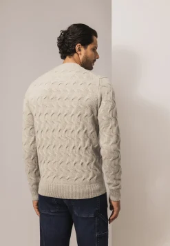 Kabelgebreide trui met ronde hals