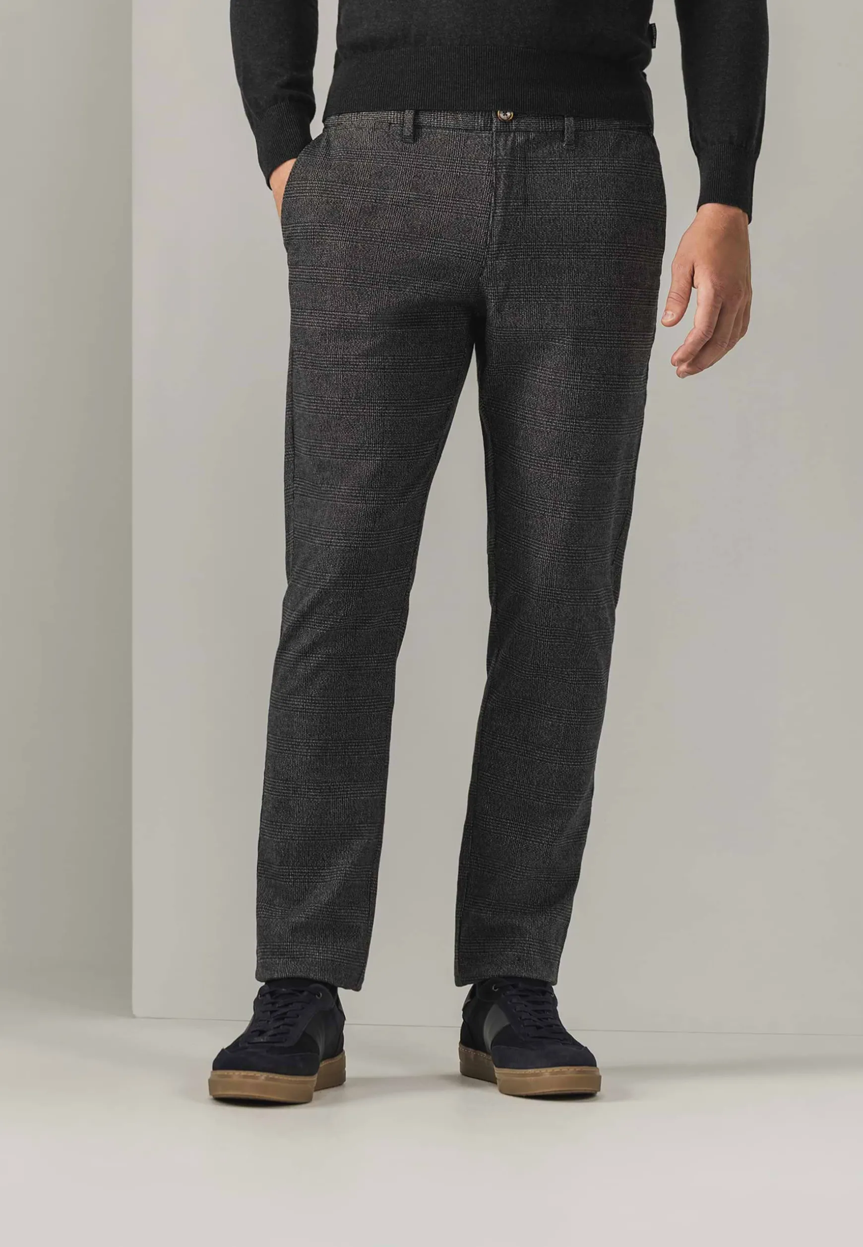 NAVIGATOR geruite chino in stretchstof