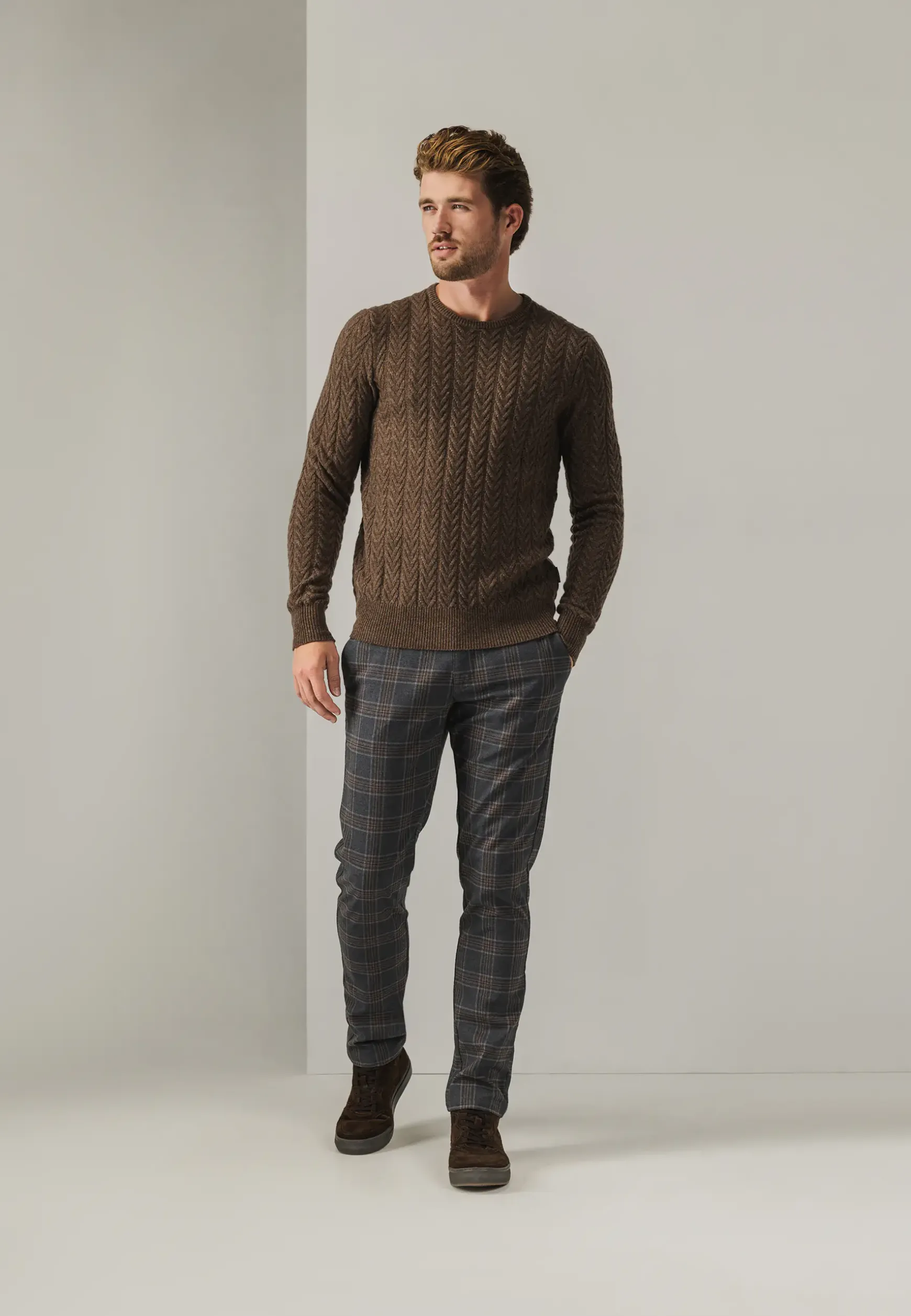 NAVIGATOR geruite chino in stretchstof