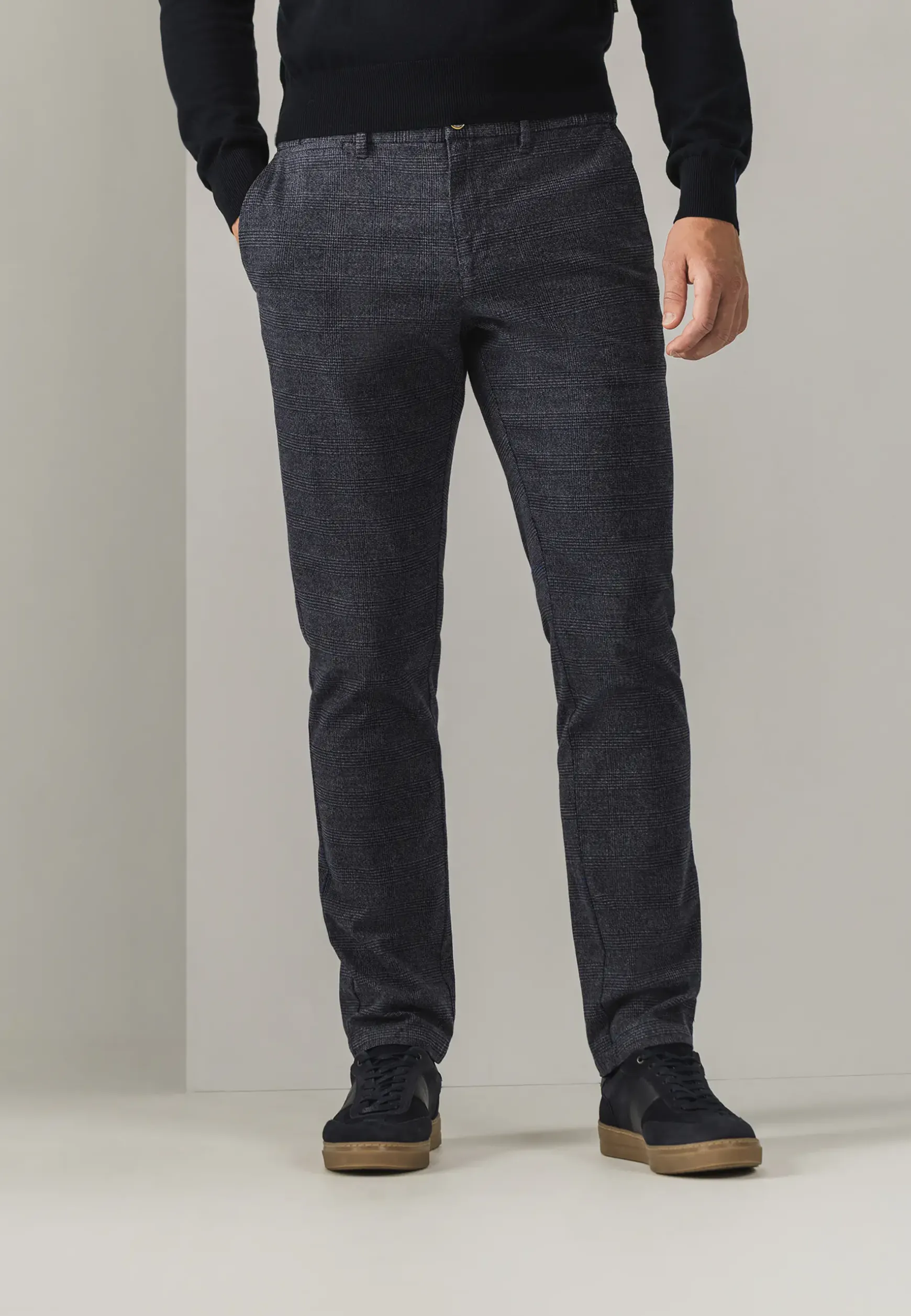NAVIGATOR geruite chino in stretchstof