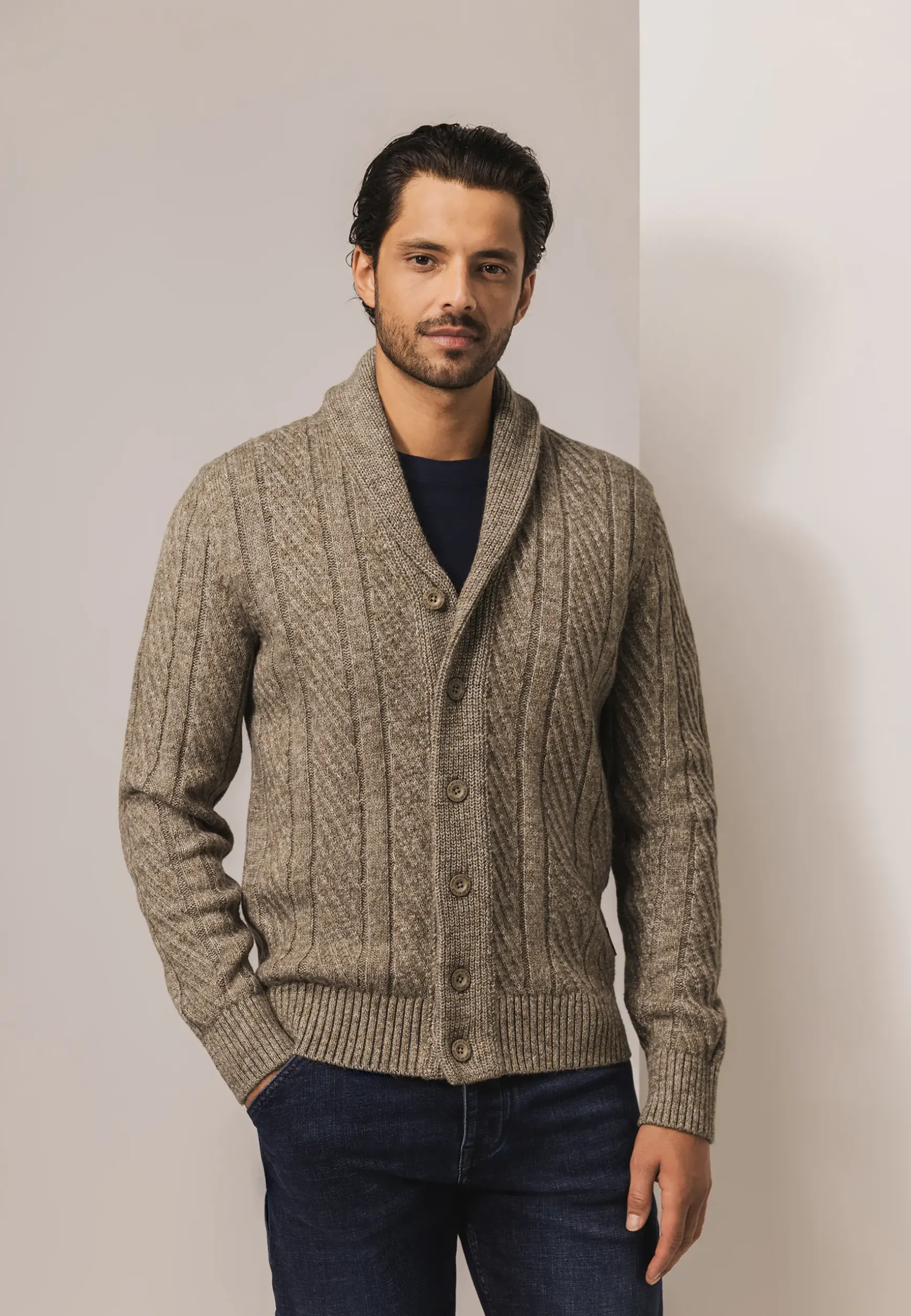 Vest met sjaalkraag van CIPRO-garen