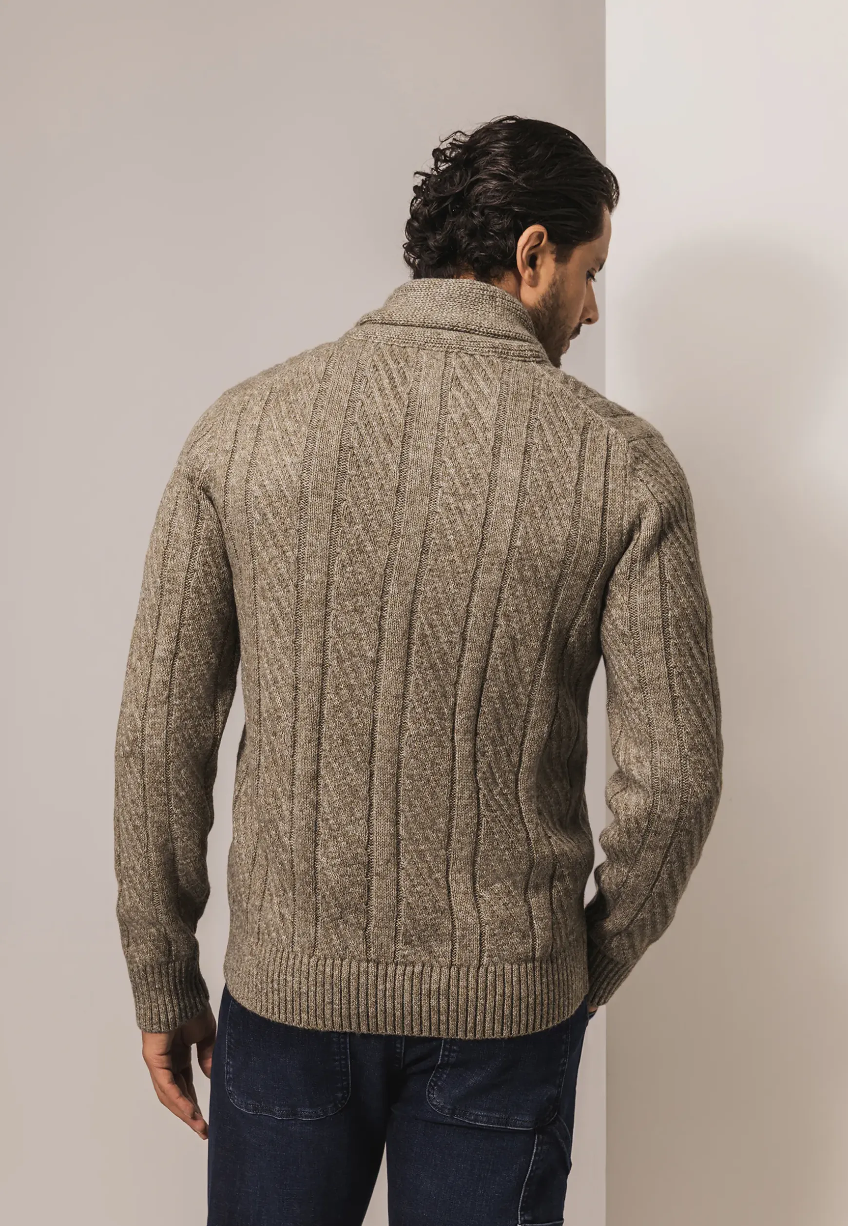 Vest met sjaalkraag van CIPRO-garen